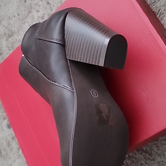 Brown Fashion Focus Booties NWT - Size 8 - Picture 6 of 8
